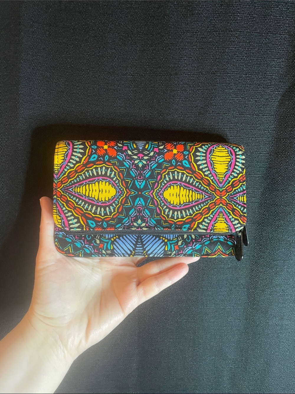 Thirty-One Colorful Pattern Cloth Wallet - Boho chic - like new! - Picture 1 of 12